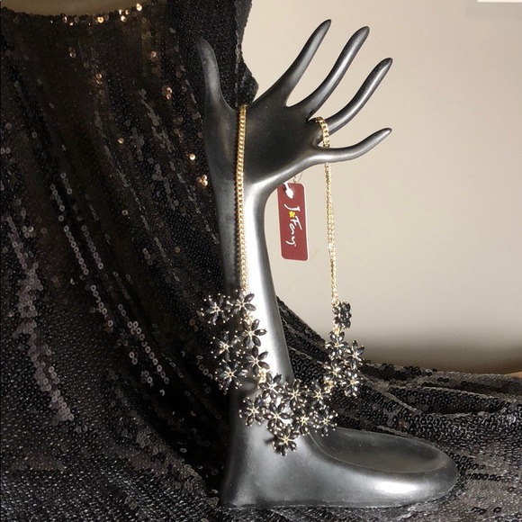 gold tone necklace, faceted black shiny stones - Picture 2 of 6